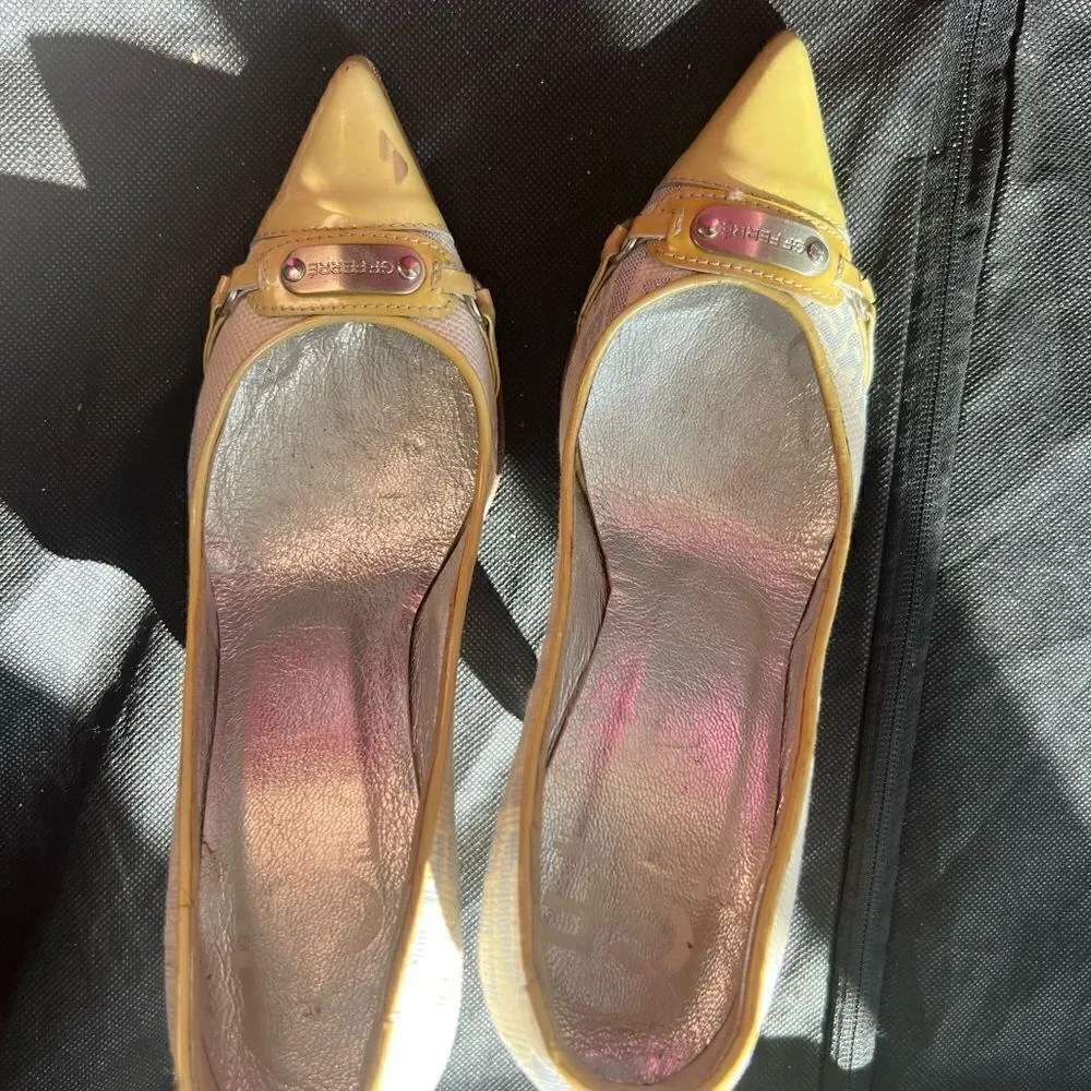 GIANFRANCO FERRE logo pumps Vintage Yellow Shoes